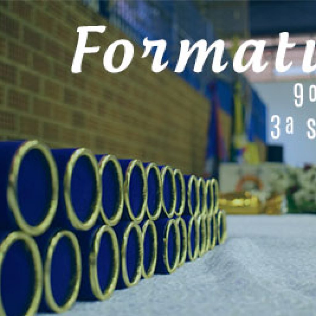 Alunos participam da formatura dos Ensinos Fundamental e Médio