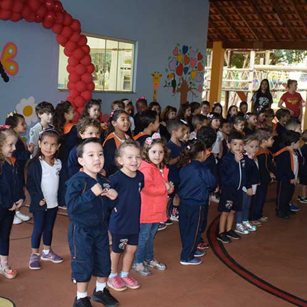 Homenagem dos alunos emociona as mães - ETL