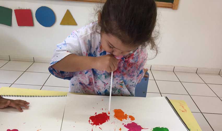 Pintura com balão de joaninhas em 2023  Atividades para educação infantil,  Educação infantil, Jogos com numeros