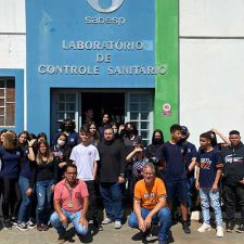 Alunos do E.M. visitam a SABESP