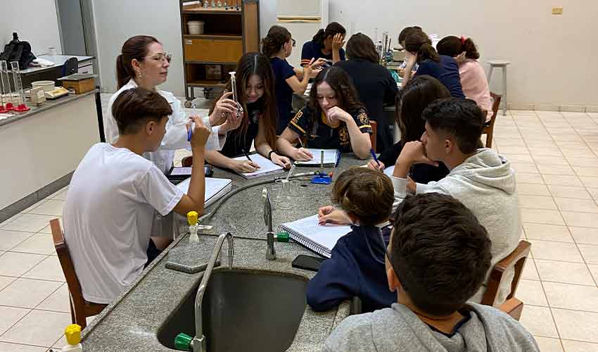 Aula de Laboratório de Química do 9ºAno A e B EFII!