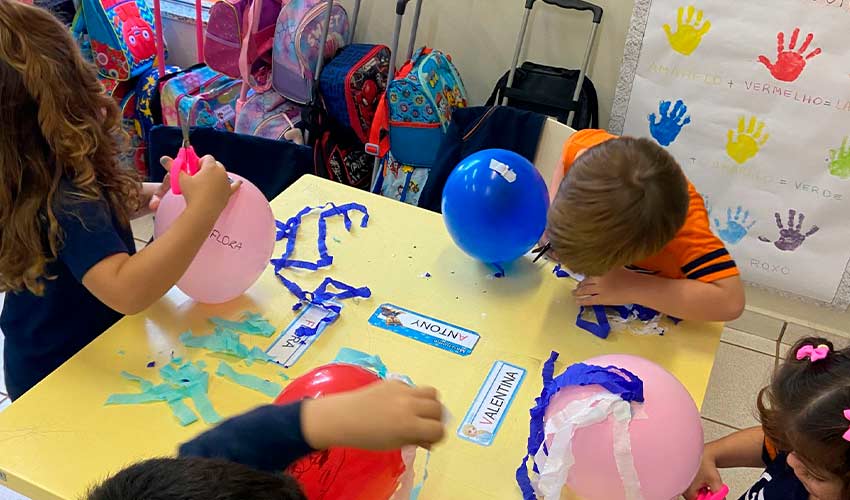 EDUCAÇÃO INFANTIL TRABALHA COORDENAÇÃO VISAMOTORA COM BRINCADEIRA LÚDICA - ETL