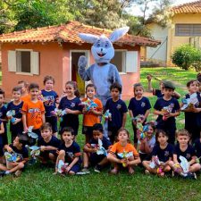 Caça ao Tesouro com coelhinho é atividade da Páscoa na ETL!