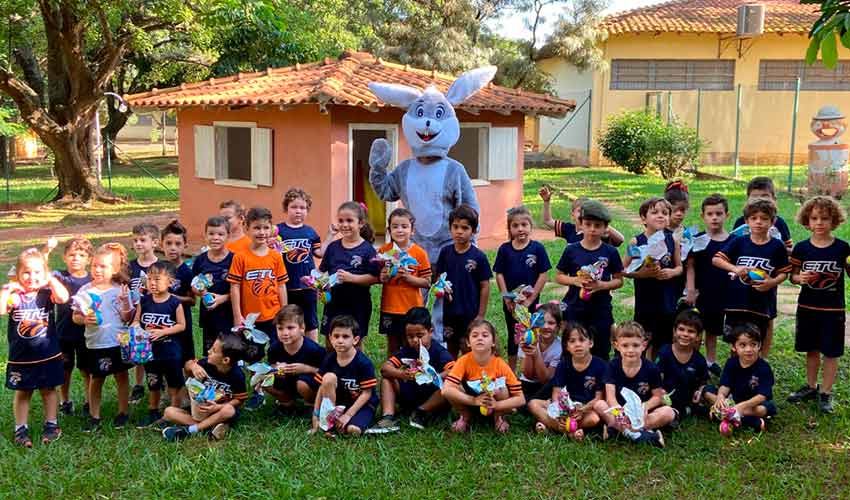 Caça ao Tesouro com coelhinho é atividade da Páscoa na ETL!